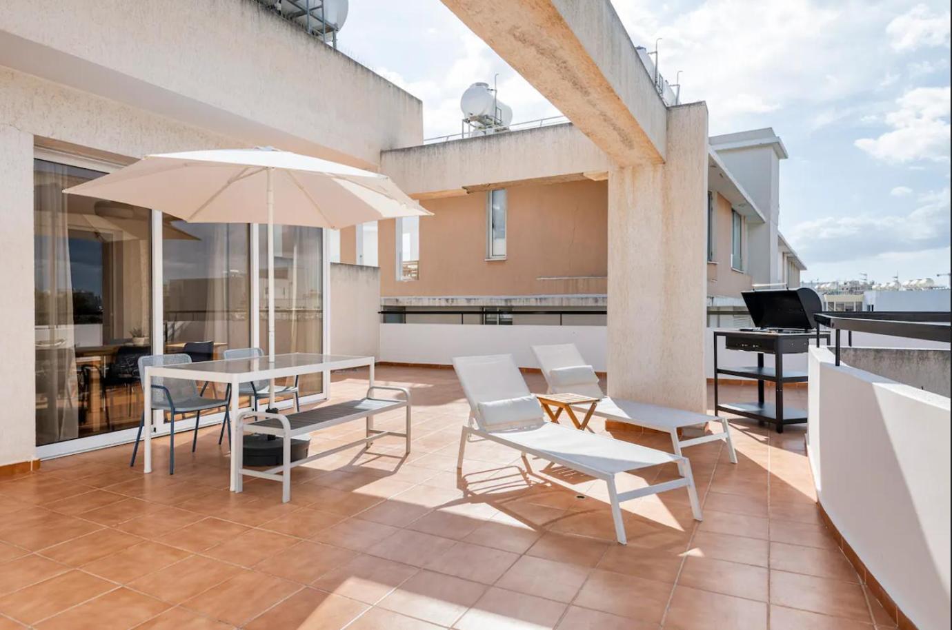 Top Floor Apartment City Center Larnaca Eksteriør billede